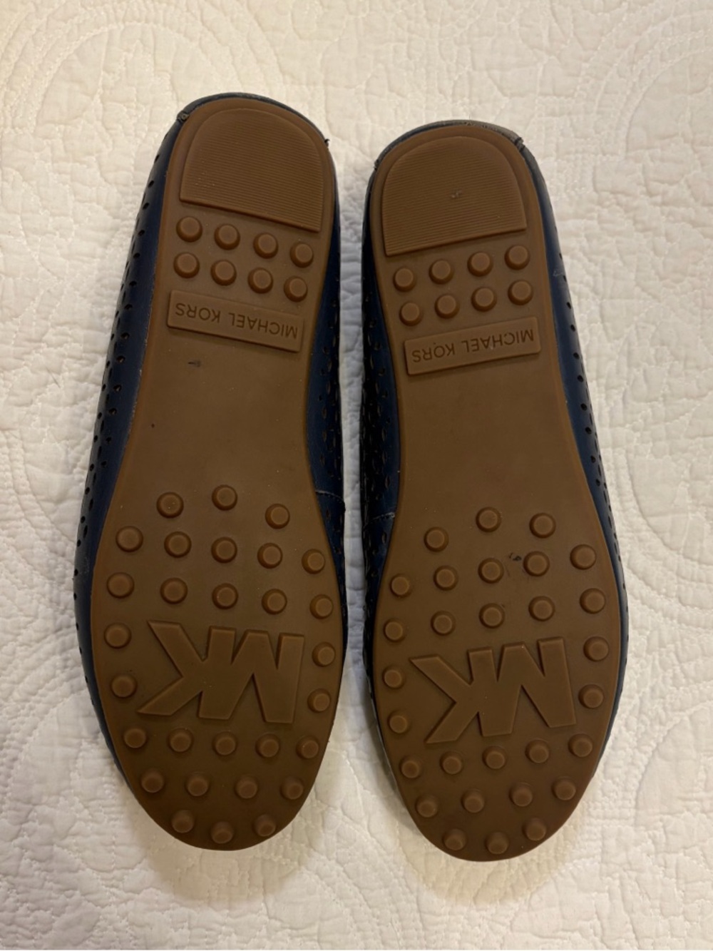 Michael Kore Navy Daisy Moccasin Flats w/Box - Picture 3 of 9